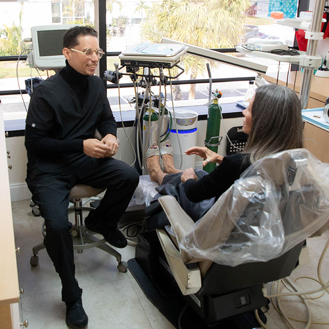 Save Your Smile With a Tooth Removal in Fort Lauderdale